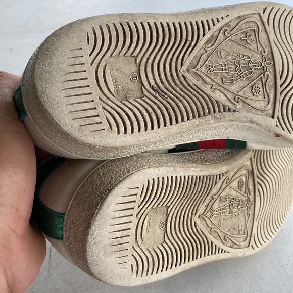 Unisex Gucci sneakers used size 41 Women’s 11 and Men’s US 8 main image 7